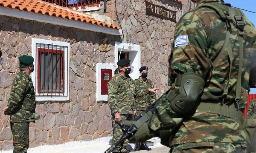 Αρχηγός ΓΕΕΘΑ: «Έφοδος» σε φυλάκια και μονάδες των Ενόπλων Δυνάμεων στη Λέσβο
